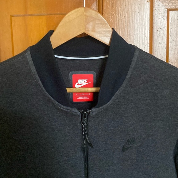 Nike Women Tech Fleece Cropped Bomber Jacket Black Charcoal Grey Sz Large - Picture 3 of 10